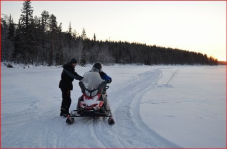 DOMINGO, VISITA A SANTA Y MOTOS DE NIEVE. - Laponia, un cuento de Navidad (3)