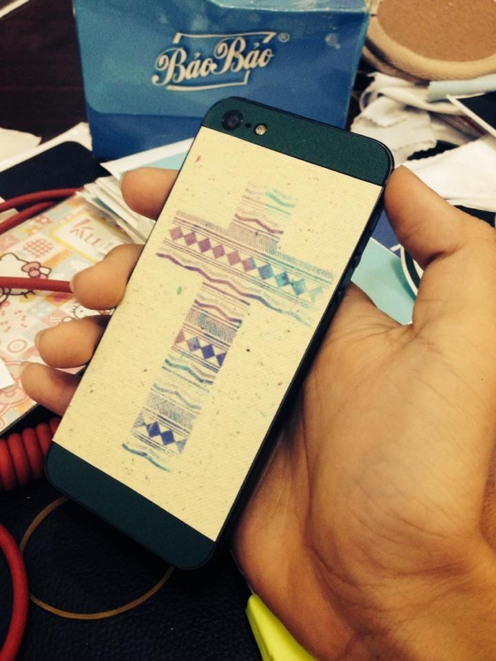 - Chuyên Skin màu iphone 5 , Phụ Kiện Độc cho Ip, miếng dán cho HTC, SONY,IP , ốp Đt - 3